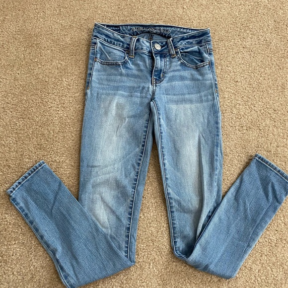 AE Super Stretch Light Wash Jeans - Picture 1 of 4